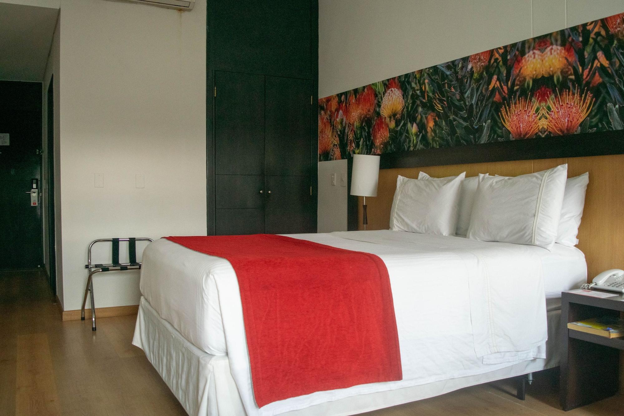 Mi Hotel Sandiego Medellin Exterior photo